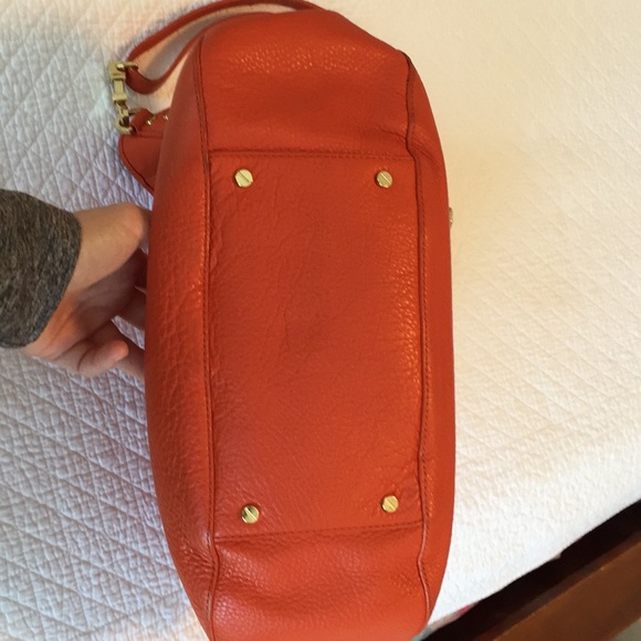 Tory Burch Amanda Hobo Leather Bag in Blood Orange - Picture 3 of 8